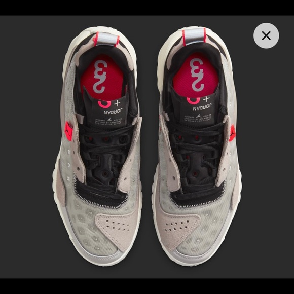 Athletic_Shoes
